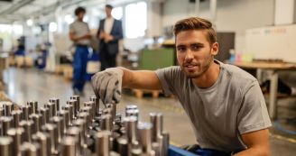 Arbeiter Halle A663ae62